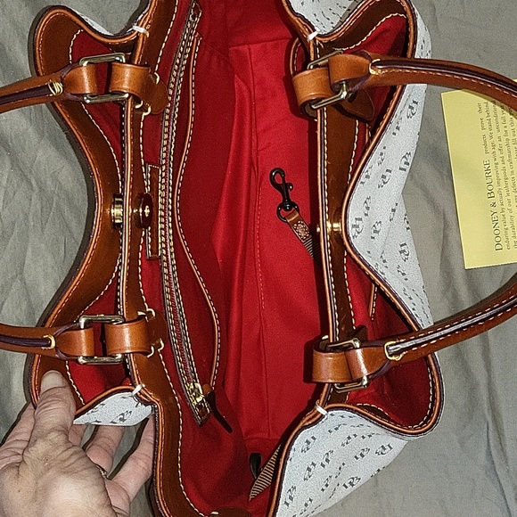 Dooney & Bourke Gretta Large Barlow Bag - Picture 4 of 10